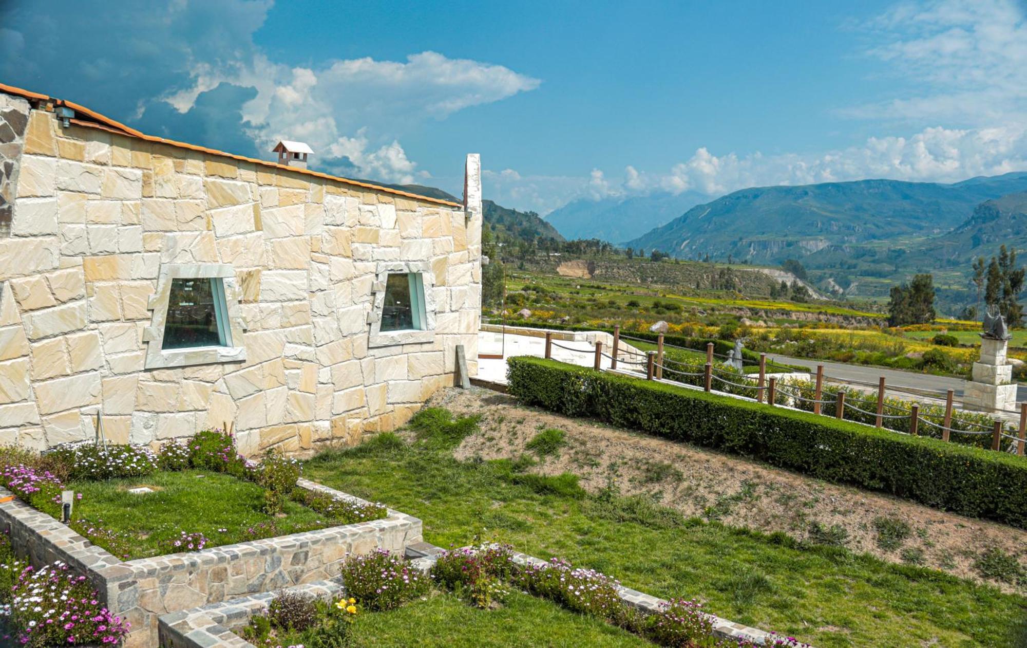 Hotel Puerta Del Sol Colca Yanque Exterior foto